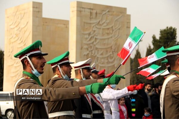 گلباران مزار شهدا در بهشت زهرای تهران