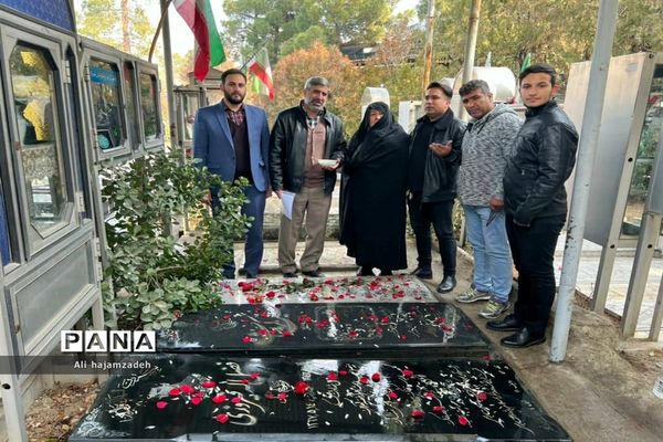 غبارروبی و عطر افشانی مزار شهدای  فشافویه