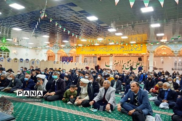 محفل انس با قرآن کریم به مناسبت دهه فجر در امامزاده سید حمزه شهرستان کاشمر