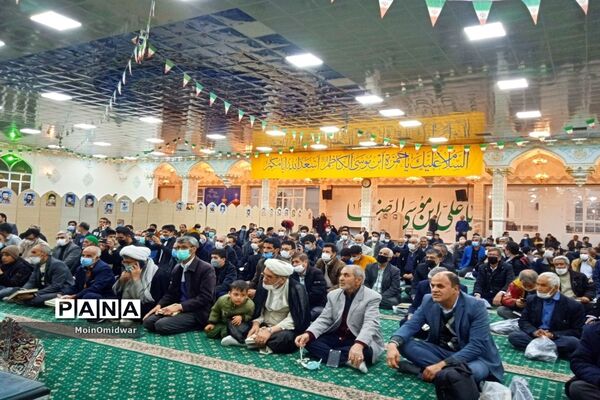 محفل انس با قرآن کریم به مناسبت دهه فجر در امامزاده سید حمزه شهرستان کاشمر