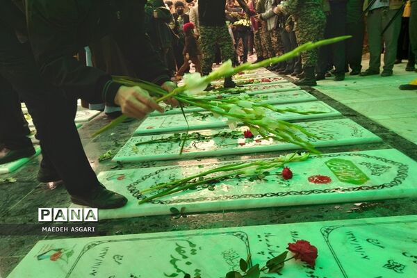 آیین مهمانی لاله ها در قم به مناسبت دهه فجر-2