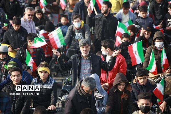 همایش دوچرخه‌سواری نوجوانان گرامیداشت دهه فجر در قم