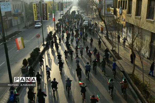 همایش دوچرخه‌سواری نوجوانان گرامیداشت دهه فجر در قم