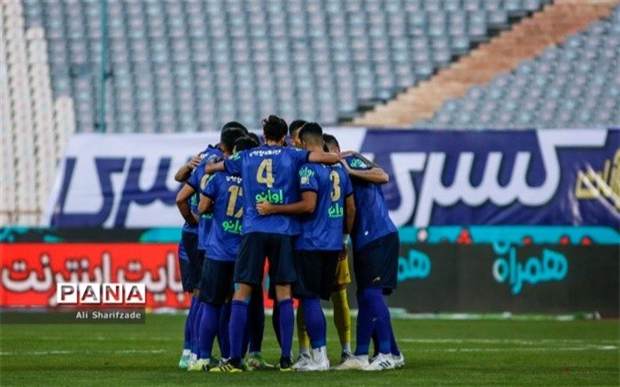 حضور  پنالتی زن شماره یک استقلال در جام حذفی