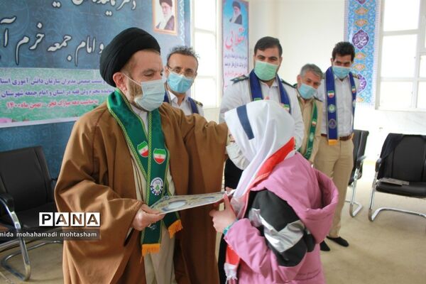 دیدار اعضای سازمان دانش‌آموزی لرستان با نماینده ولی فقیه در استان
