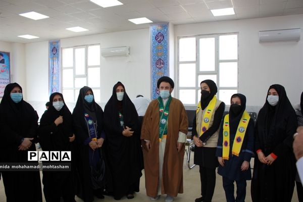 دیدار اعضای سازمان دانش‌آموزی لرستان با نماینده ولی فقیه در استان