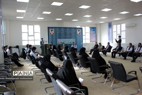 دیدار اعضای سازمان دانش‌آموزی لرستان با نماینده ولی فقیه در استان