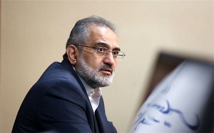 حسینی: امام راحل روحیه خودباوری را در مردم زنده کردند