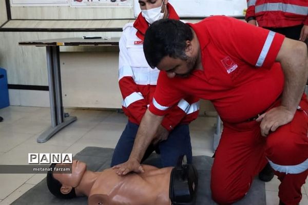 دوره آموزش مقدماتی کمک‌های اولیه در هلال احمر دماوند