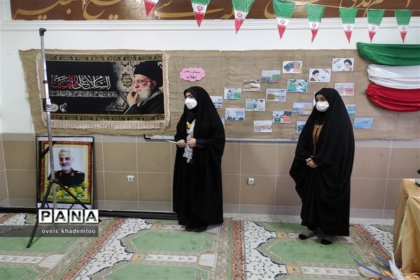 بازدید مسئول اتحادیه انجمن‌های اسلامی دانش‌آموزان مازندران از نمایشگاه مدرسه انقلاب در گلوگاه