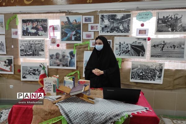 بازدید مسئول اتحادیه انجمن‌های اسلامی دانش‌آموزان مازندران از نمایشگاه مدرسه انقلاب در گلوگاه