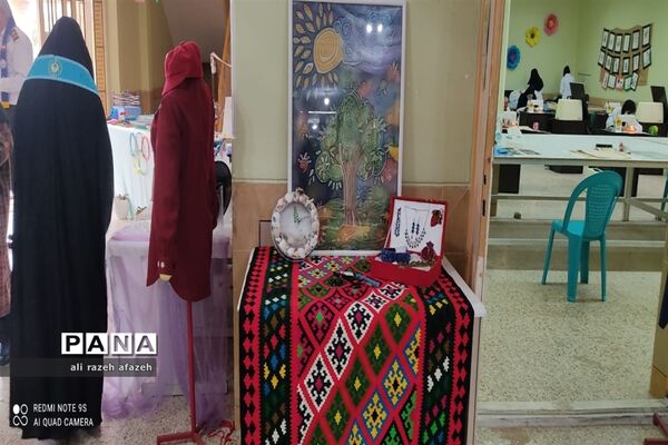 افتتاح نمایشگاه هنرهای دستی و تجسمی دانش‌آموزان در اندیمشک
