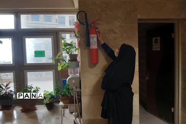 بازدید از مدارس منطقه یک از نظر رعایت پروتکل‌های بهداشتی