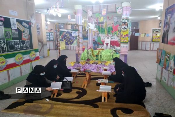 مراسم عطر افشانی و غبار روبی مزار شهدا در اهواز