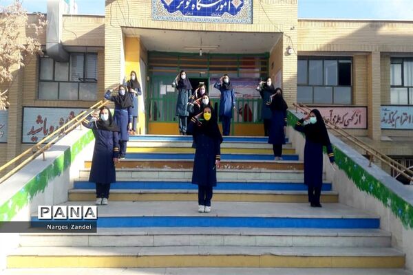 نمایشگاه دست سازه‌های دانش‌آموزی مدارس ملارد
