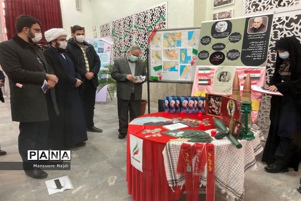 نمایشگاه مدرسه انقلاب دبیرستان فراست منطقه 1