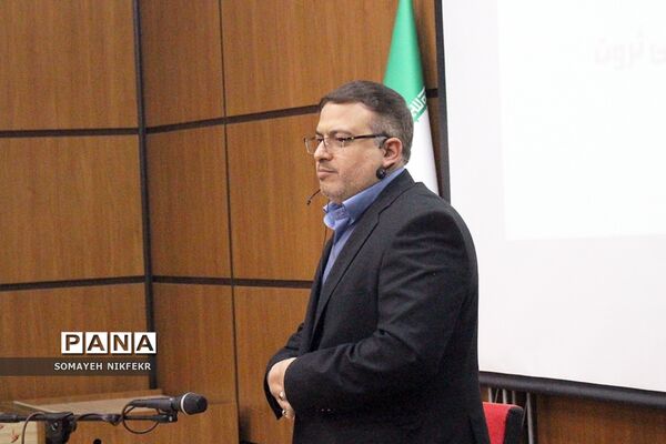 وبینار زنگ دانش با موضوع روانشناسی ثروت در  اداره‌کل شهرستان‌های تهران