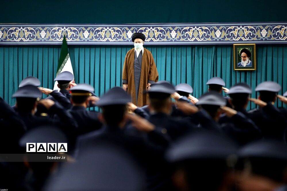 دیدار فرماندهان و کارکنان نیروی هوایی و پدافند هوایی ارتش با رهبر انقلاب