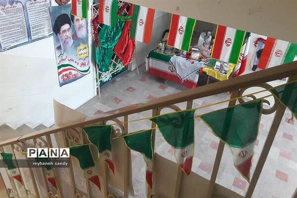 برپایی نمایشگاه انقلاب درمدارس دماوند