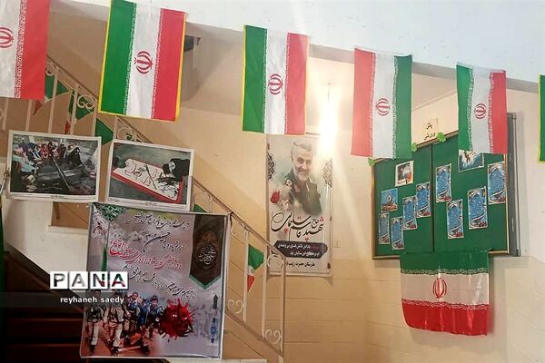 برپایی نمایشگاه انقلاب درمدارس دماوند