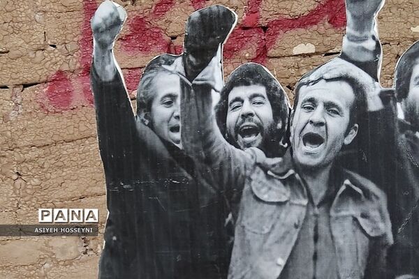 افتتاحیه نمایشگاه مدرسه انقلاب در فشافویه
