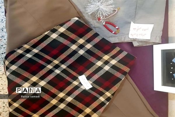 نمایشگاه هدایت تحصیلی در هنرستان فاطمه تعلیمی منطقه ۱۳