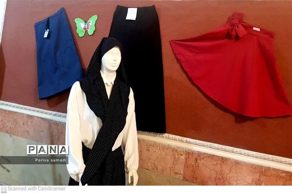 نمایشگاه هدایت تحصیلی در هنرستان فاطمه تعلیمی منطقه ۱۳