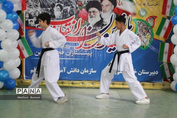 مانور تشکیلاتی یاوران انقلاب در دبیرستان ثقفی قم