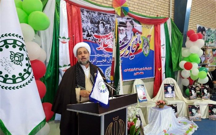 دانش آموزان با علم،ایمان و عفت خود، یاوران انقلاب هستند