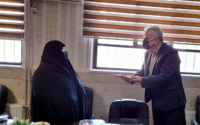 دیدار و تجلیل مدیر آموزش و پرورش ناحیه دو کرج از خانواده شهید وحید رنجبر