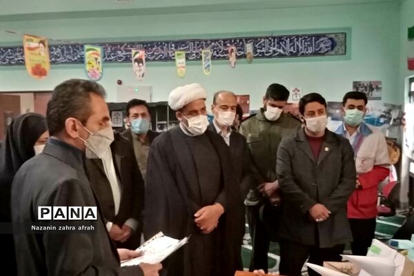 بازدید رئیس اتحادیه انجمن‌های اسلامی تهران از نمایشگاه‌های انقلاب مدارس رودهن