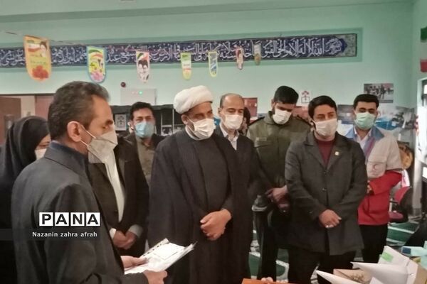 بازدید رئیس اتحادیه انجمن‌های اسلامی تهران از نمایشگاه‌های انقلاب مدارس رودهن