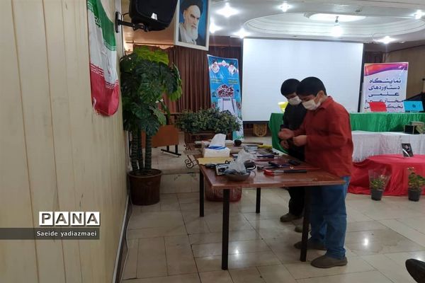 برپایی نمایشگاه مخترعان و نخبگان بسیجی منطقه ۱۵