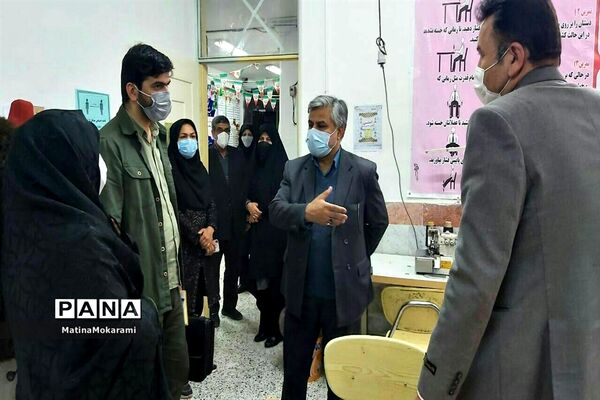 نمایشگاه دست سازه های هنرستان تلاش کاشمر راهی برای اشتغال آیندگان