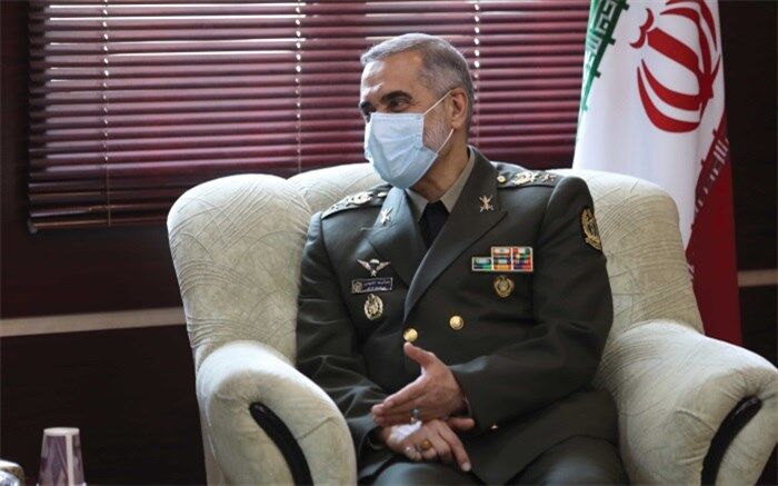 پیام تبریک وزیر دفاع به امیر حاتمی