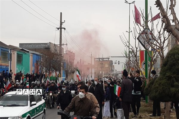 تجمع انقلابی راهپیمایی ۲۲ بهمن در قرچک