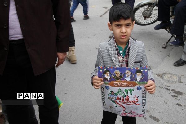 حضور پرشور دانش‌آموزان و فرهنگیان بهبهانی در راهپیمایی یوم الله 22 بهمن ماه