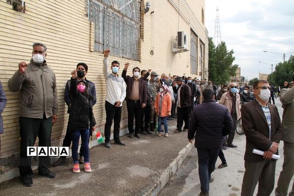 حضور پرشور دانش‌آموزان و فرهنگیان بهبهانی در راهپیمایی یوم الله 22 بهمن ماه