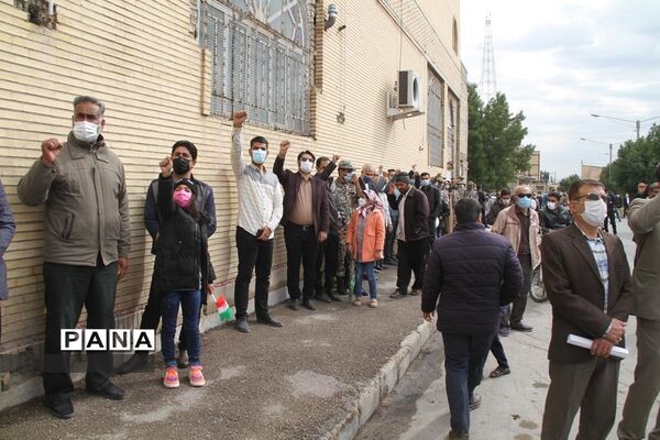 حضور پرشور دانش‌آموزان و فرهنگیان بهبهانی در راهپیمایی یوم الله 22 بهمن ماه
