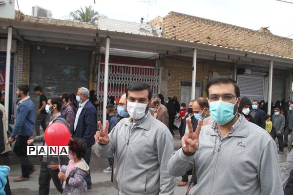 حضور پرشور دانش‌آموزان و فرهنگیان بهبهانی در راهپیمایی یوم الله 22 بهمن ماه