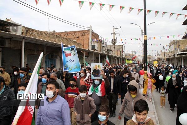 حضور پرشور دانش‌آموزان و فرهنگیان بهبهانی در راهپیمایی یوم الله 22 بهمن ماه
