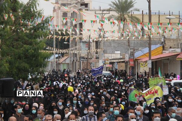 حضور پرشور دانش‌آموزان و فرهنگیان بهبهانی در راهپیمایی یوم الله 22 بهمن ماه