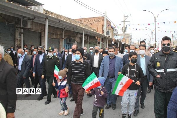 حضور پرشور دانش‌آموزان و فرهنگیان بهبهانی در راهپیمایی یوم الله 22 بهمن ماه