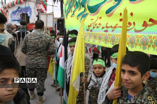 حضور پرشور دانش‌آموزان و فرهنگیان بهبهانی در راهپیمایی یوم الله 22 بهمن ماه