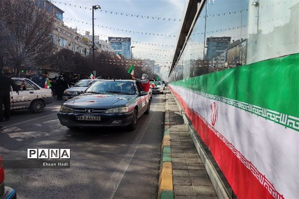 جلوه‌هایی از جشن ۲۲ بهمن در مشهد