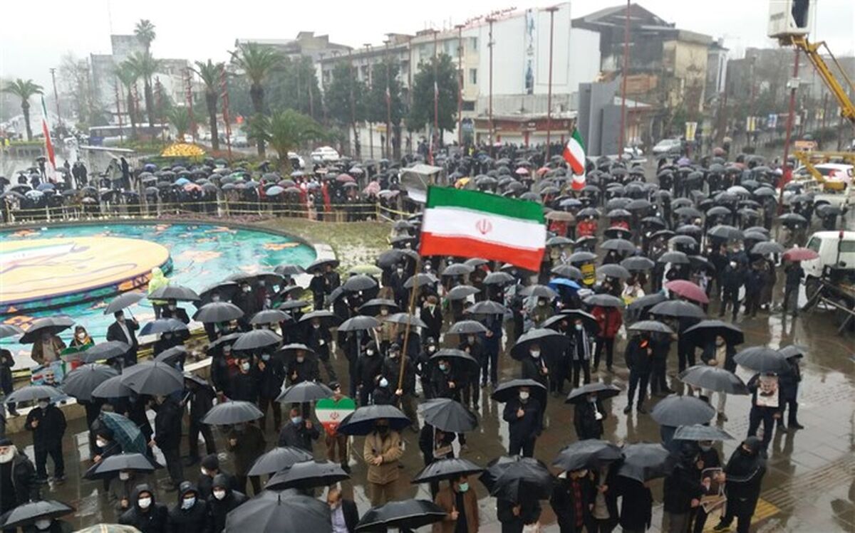 پاسداشت ۴۳ سال افتخار و اقتدار ملی، زیر باران‌های نقره‌ای گیلان