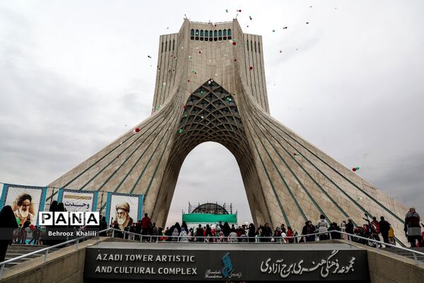 راهپیمایی یوم الله ۲۲ بهمن در تهران
