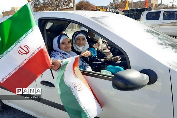 راهپیمایی باشکوه مردم شهرستان آباده درجشن پیروزی انقلاب