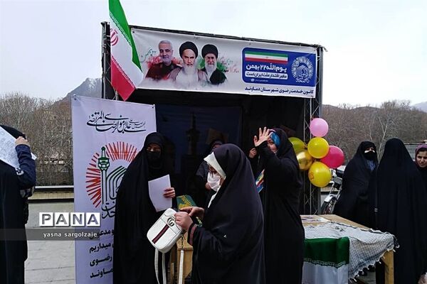 برپایی غرفه کودک و  واکسیناسیون درمسجد جامع دماوند