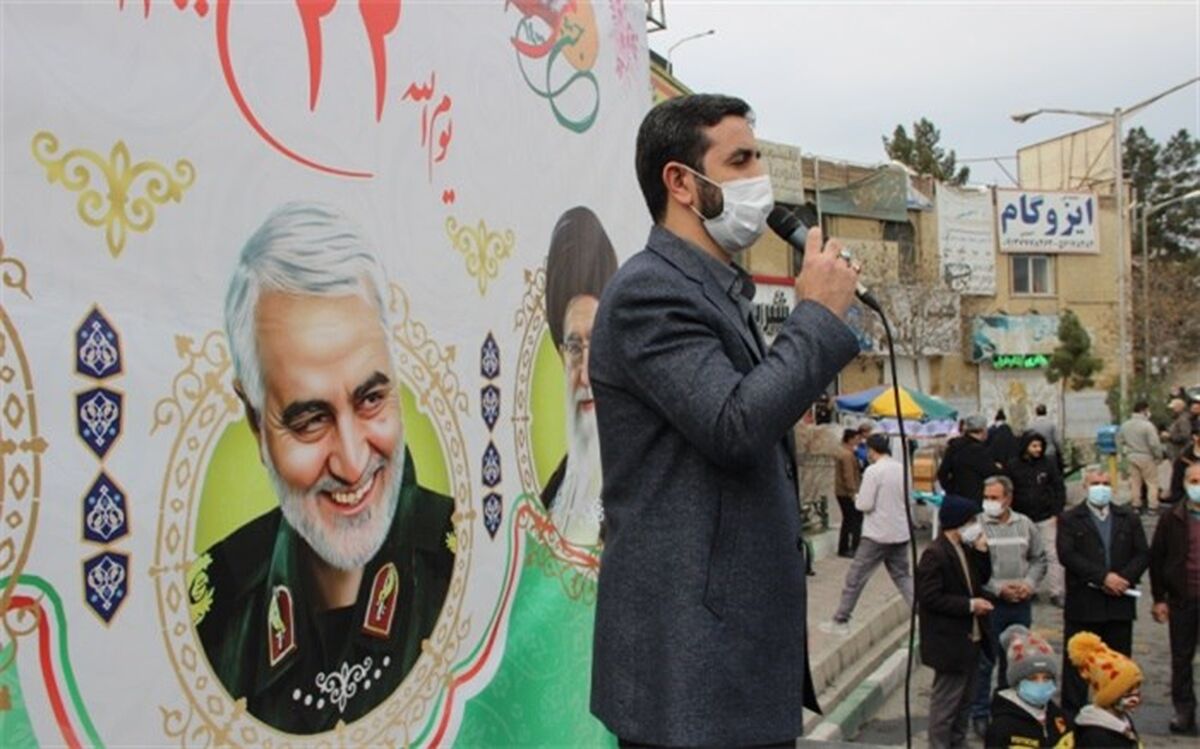 امام راحل،  اسلام ناب محمدی را جلوه‌گرساخت